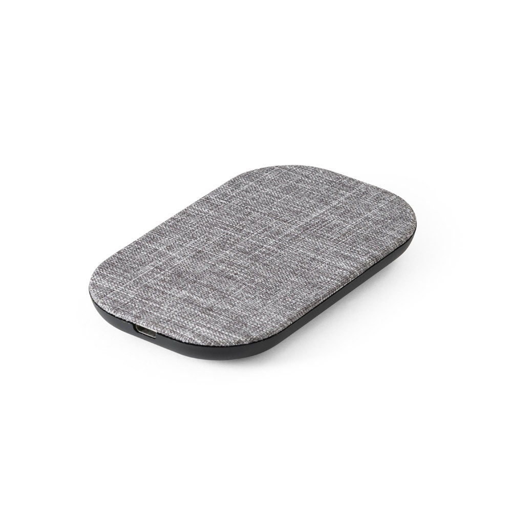 RENEWAL CHARGER. Fast 10W wireless charger in recycled PET (100% rPET)